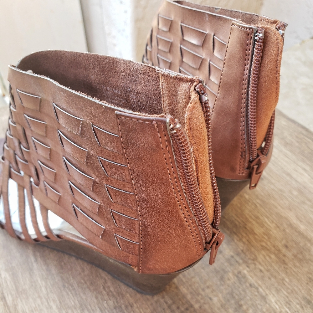 American Eagle Woven Wedge Sandal - Picture 6 of 7